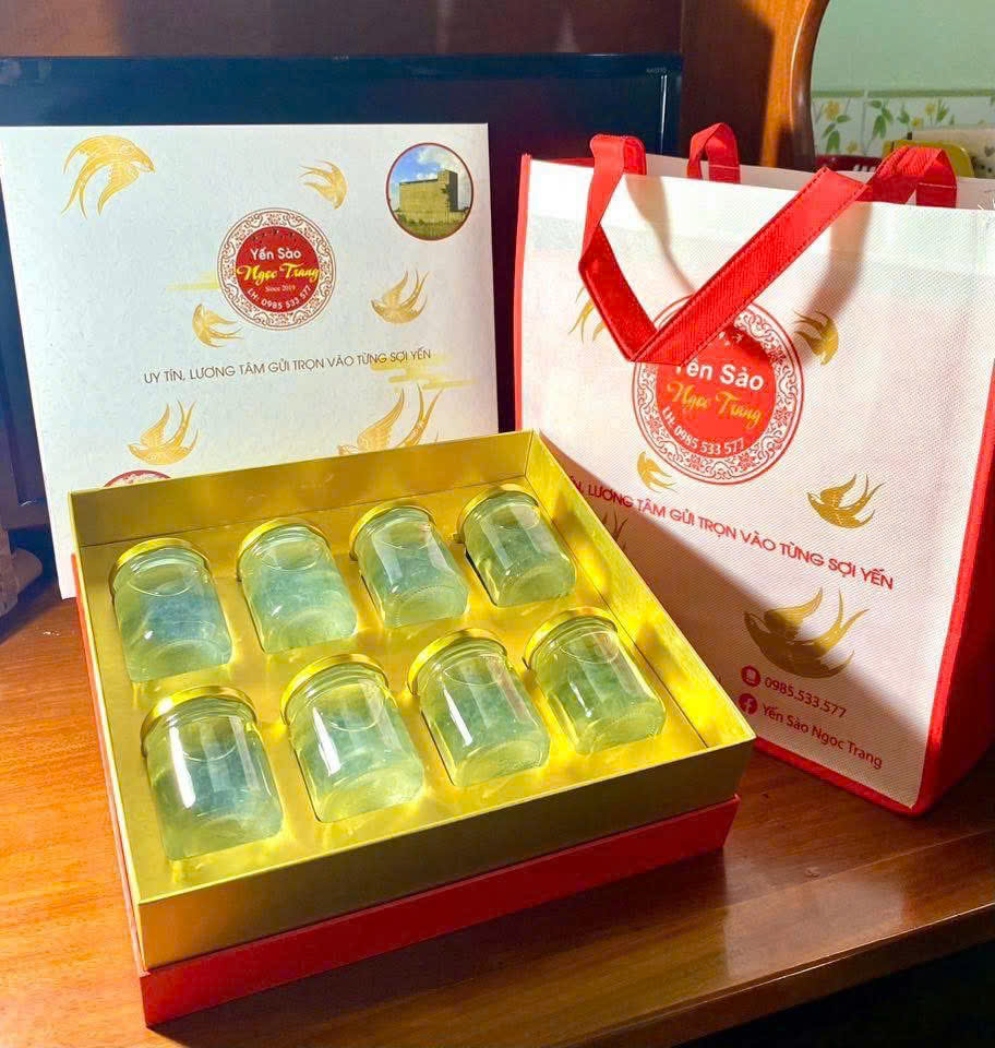 1 HỘP NƯỚC YẾN CHƯNG THỦ CÔNG (YẾN CHƯNG LÁ DỨA+ÍT CỦ GỪNG TƯƠI+ĐƯỜNG PHÈN BIÊN HOÀ)